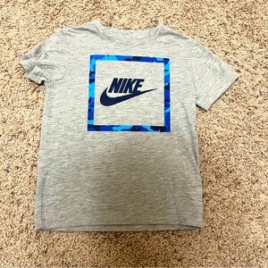 Nike Boys T-Shirt - Gray with Blue Camo Logo, Size 5